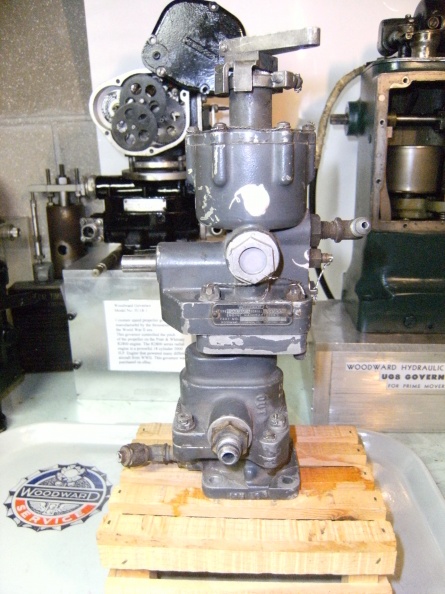 An early Woodward constant speed propeller governor control from the 1940_s.JPG